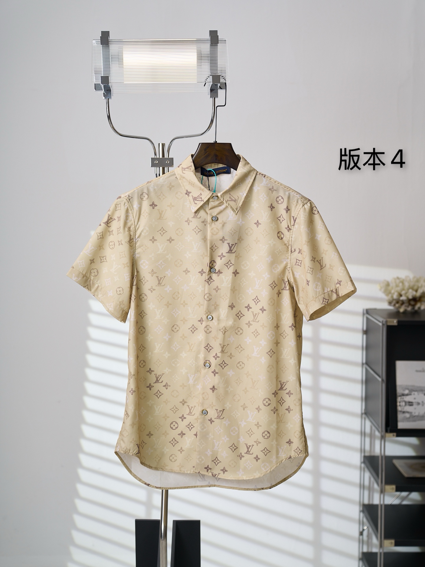 Cheap Louis Vuitton Polo T-Shirts for Men in 211912, $30 USD- [IB211912] - Replica Louis Vuitton Polo T-Shirts for Men