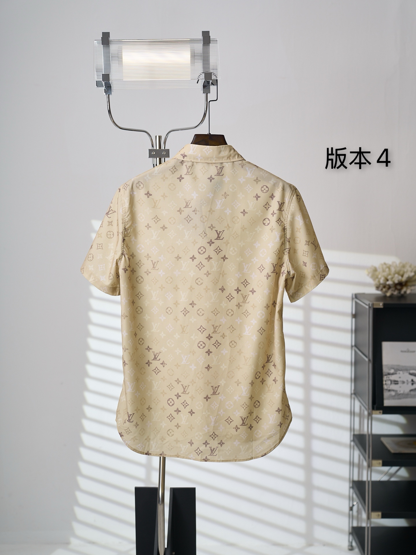 Cheap Louis Vuitton Polo T-Shirts for Men in 211912, $30 USD- [IB211912] - Replica Louis Vuitton Polo T-Shirts for Men