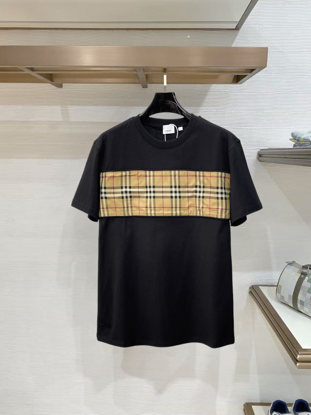 Cheap Burberry T-shirts for Men in 211930, $30 USD- [IB211930] - Replica Burberry T-shirts for Men