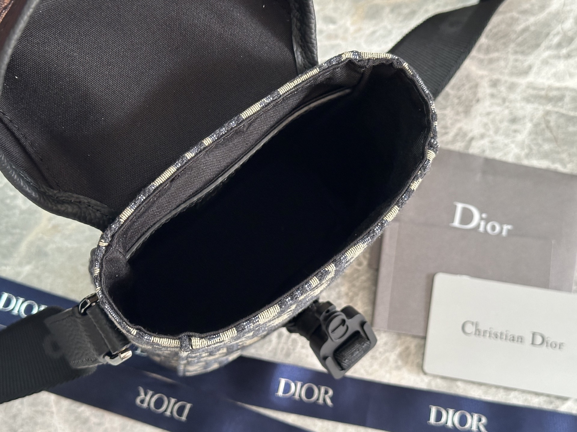 Cheap New Dior AAA-quality men's vertical flap messenger bag in 212012, $105 USD- [IB212012] - Replica Dior AAA quality Bags For Men