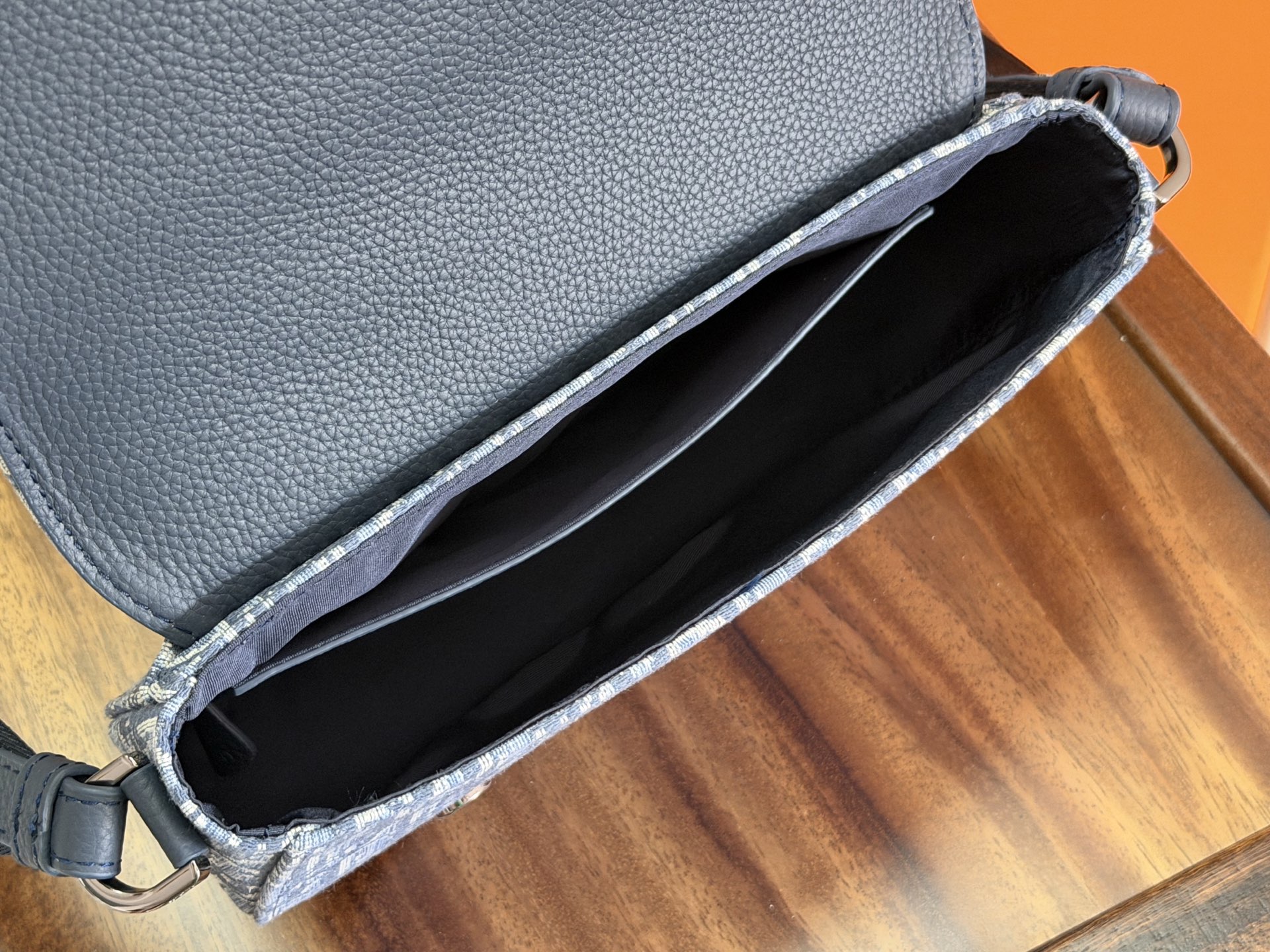 Cheap New Dior AAA-Class Women's Messenger Bag in 212085, $95 USD- [IB212085] - Replica Dior AAA Quality Handbags