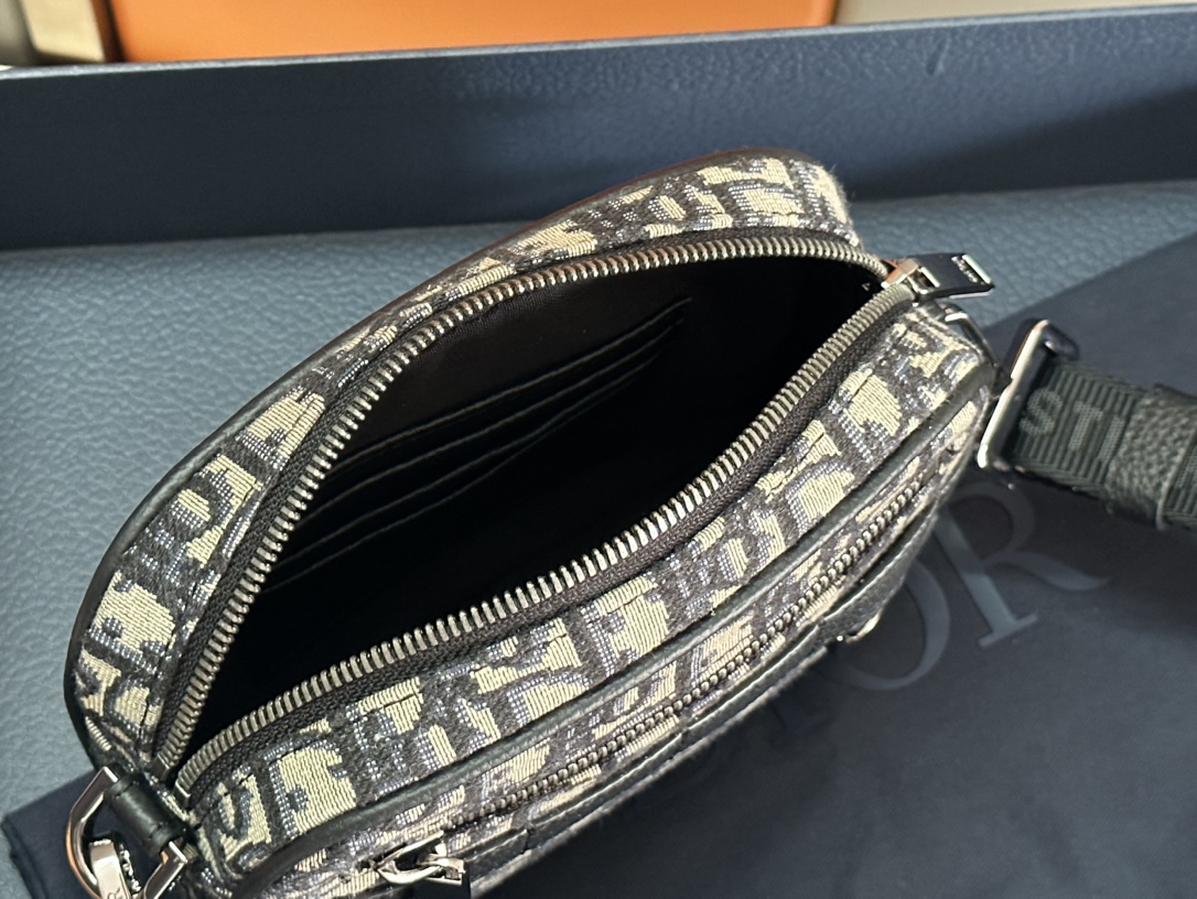 Cheap New Dior AAA-level men's crossbody bag in 212097, $95 USD- [IB212097] - Replica Dior AAA quality Bags For Men