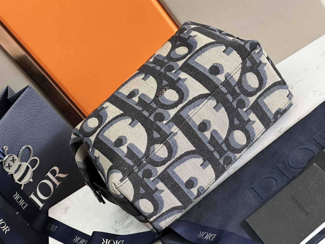 Cheap New Dior AAA Grade Shower Bag in 212133, $95 USD- [IB212133] - Replica Dior AAA quality Bags For Men