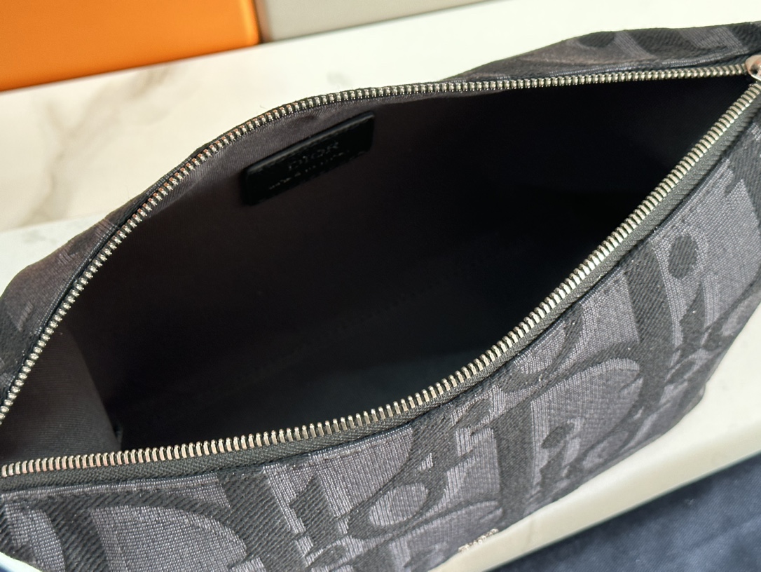 Cheap New Dior AAA Grade Shower Bag in 212134, $95 USD- [IB212134] - Replica Dior AAA quality Bags For Men