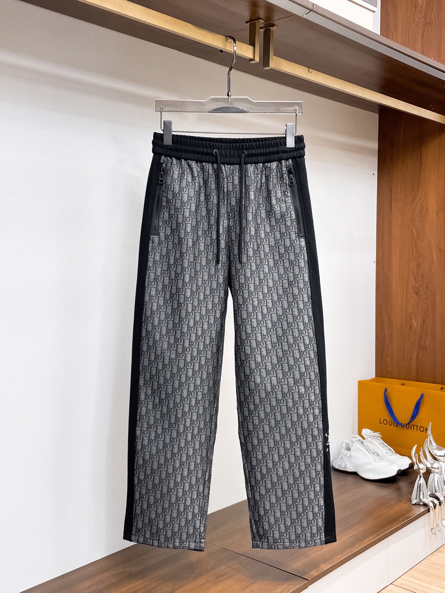 Cheap New Arrivals Dior Pants For Men in 212162, $60 USD- [IB212162] - Replica Dior Pants for Men