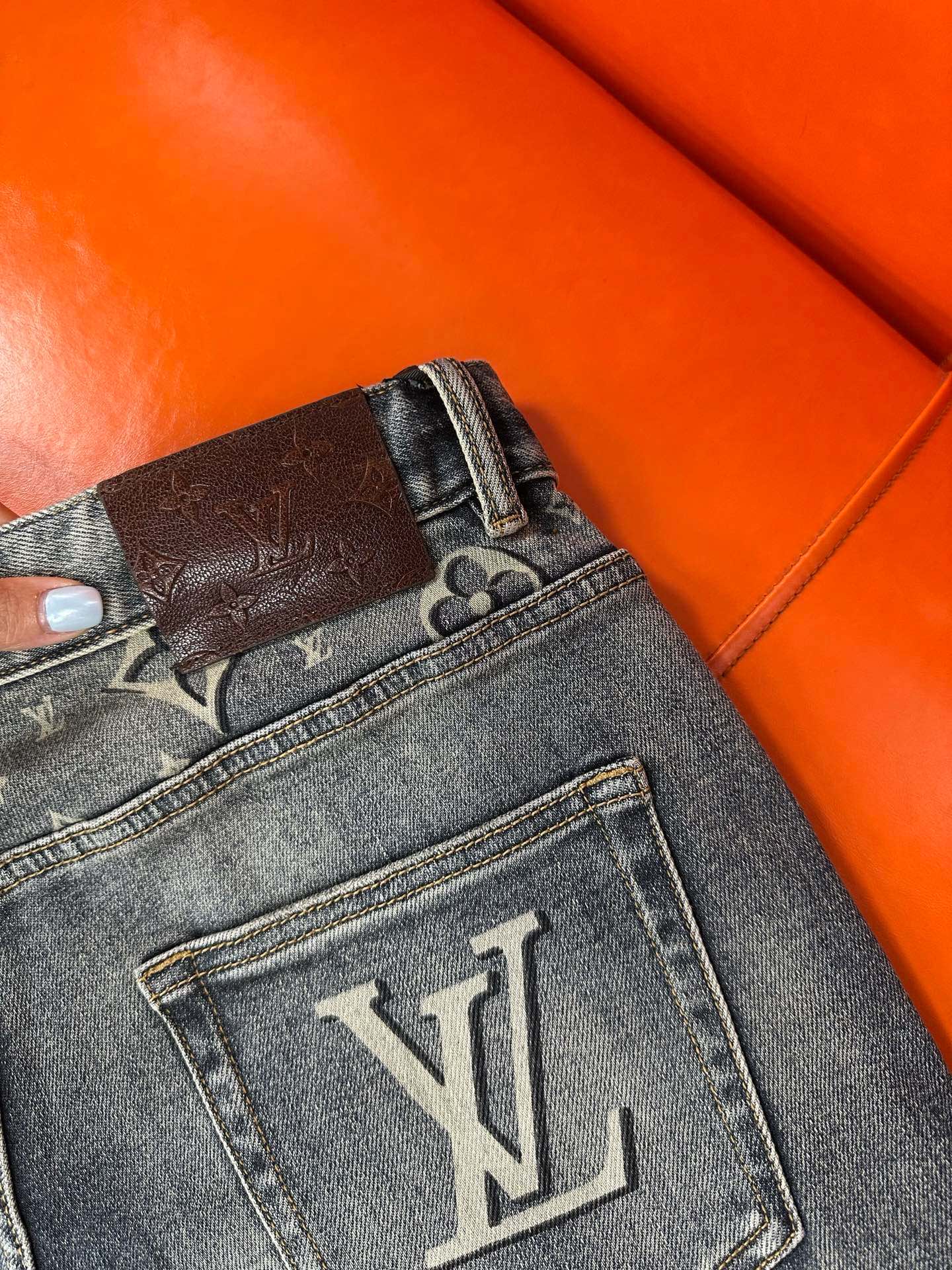 Cheap Louis Vuitton Short Jeans For Men in 212883, $65 USD- [IB212883] - Replica Louis Vuitton Short Jeans For Men