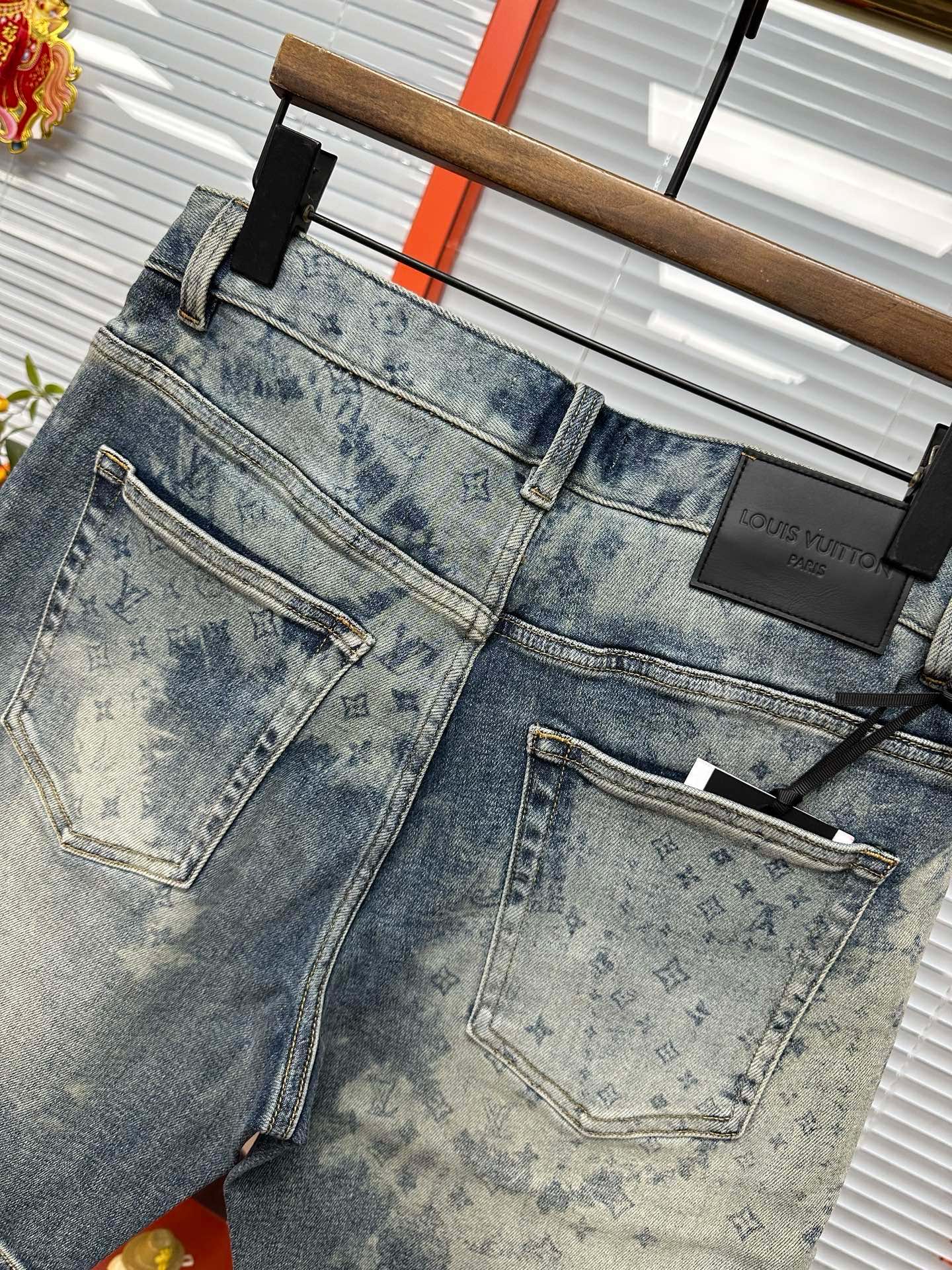 Cheap Louis Vuitton Short Jeans For Men in 212884, $65 USD- [IB212884] - Replica Louis Vuitton Short Jeans For Men