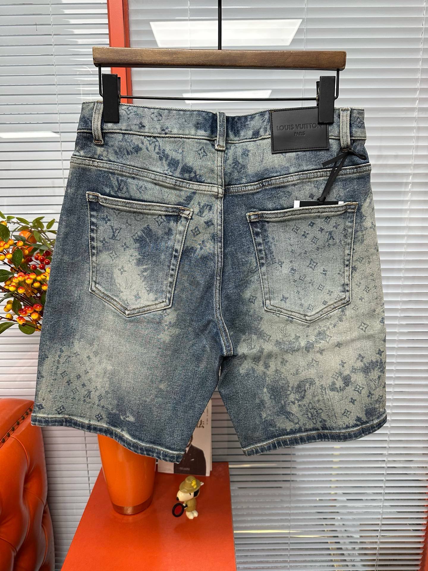 Cheap Louis Vuitton Short Jeans For Men in 212884, $65 USD- [IB212884] - Replica Louis Vuitton Short Jeans For Men