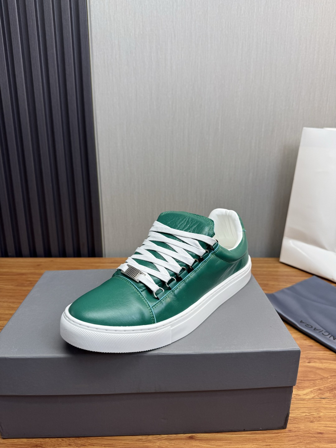 Cheap Balenciaga Sneakers For Men in 212935, $75 USD- [IB212935] - Replica Balenciaga Sneakers For Men