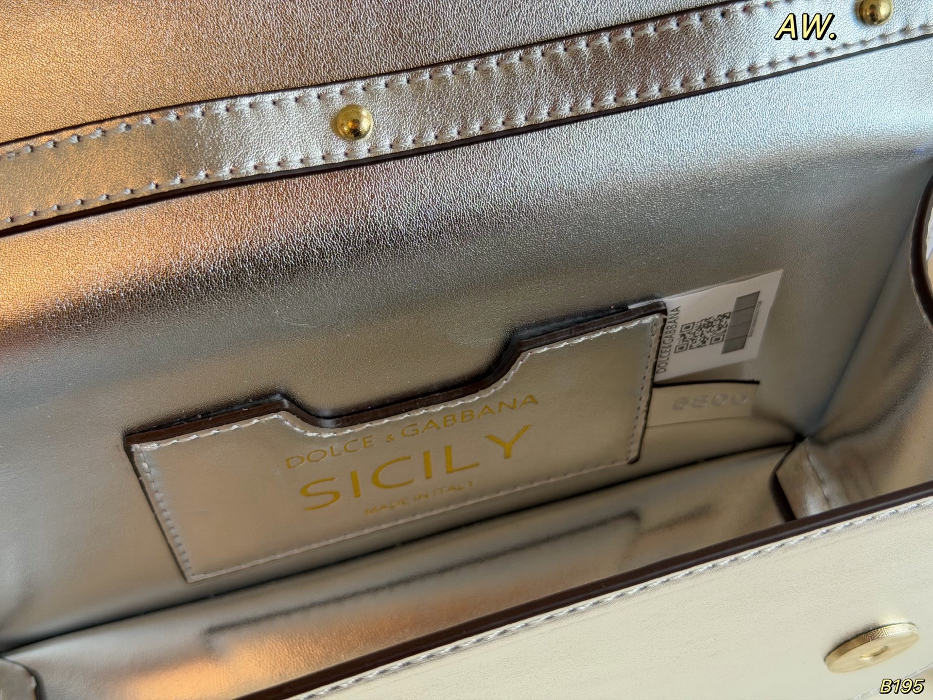 Cheap DG AAA quality Bags in 213118, $110 USD- [IB213118] - Replica DG AAA quality Bags