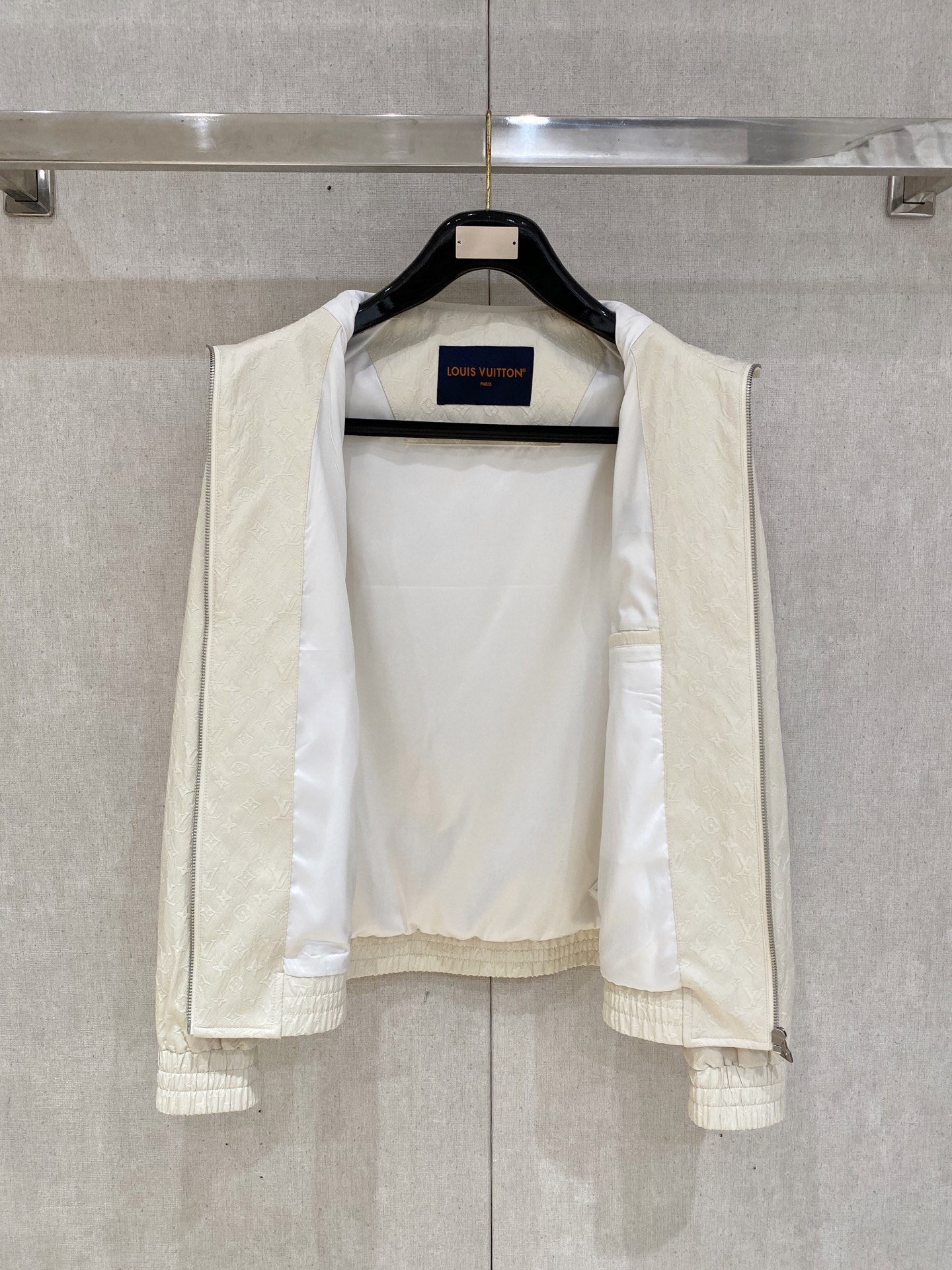 Cheap Louis Vuitton Thin Jackets For Men in 213700, $120 USD- [IB213700] - Replica Louis Vuitton Thin Jackets For Men