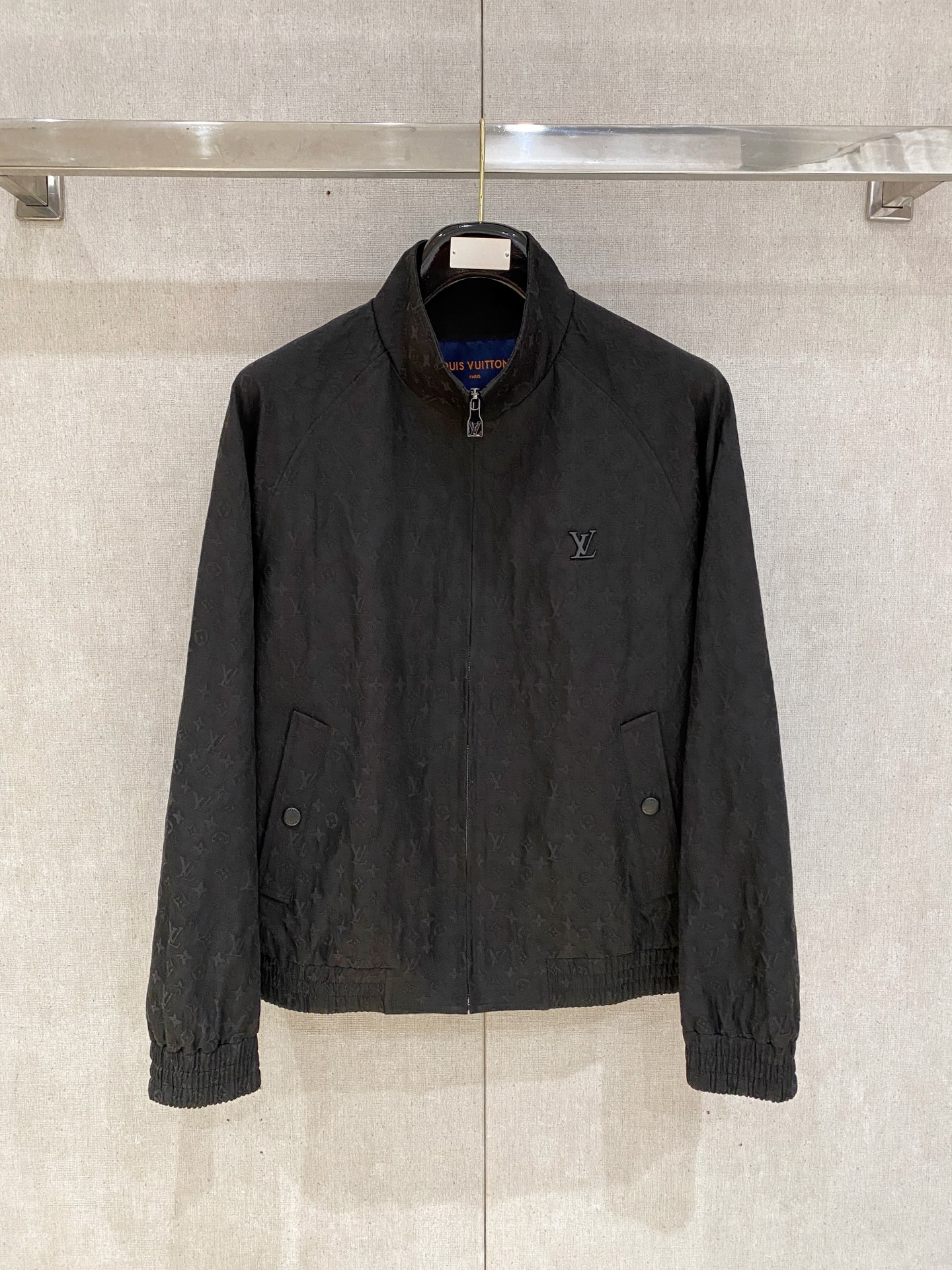 Cheap Louis Vuitton Thin Jackets For Men in 213701, $120 USD- [IB213701] - Replica Louis Vuitton Thin Jackets For Men
