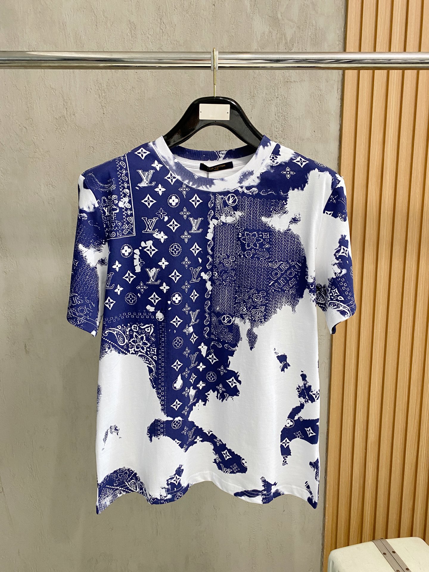 Cheap Louis Vuitton T-Shirts for Men in 213714, $35 USD- [IB213714] - Replica Louis Vuitton T-Shirts for Men
