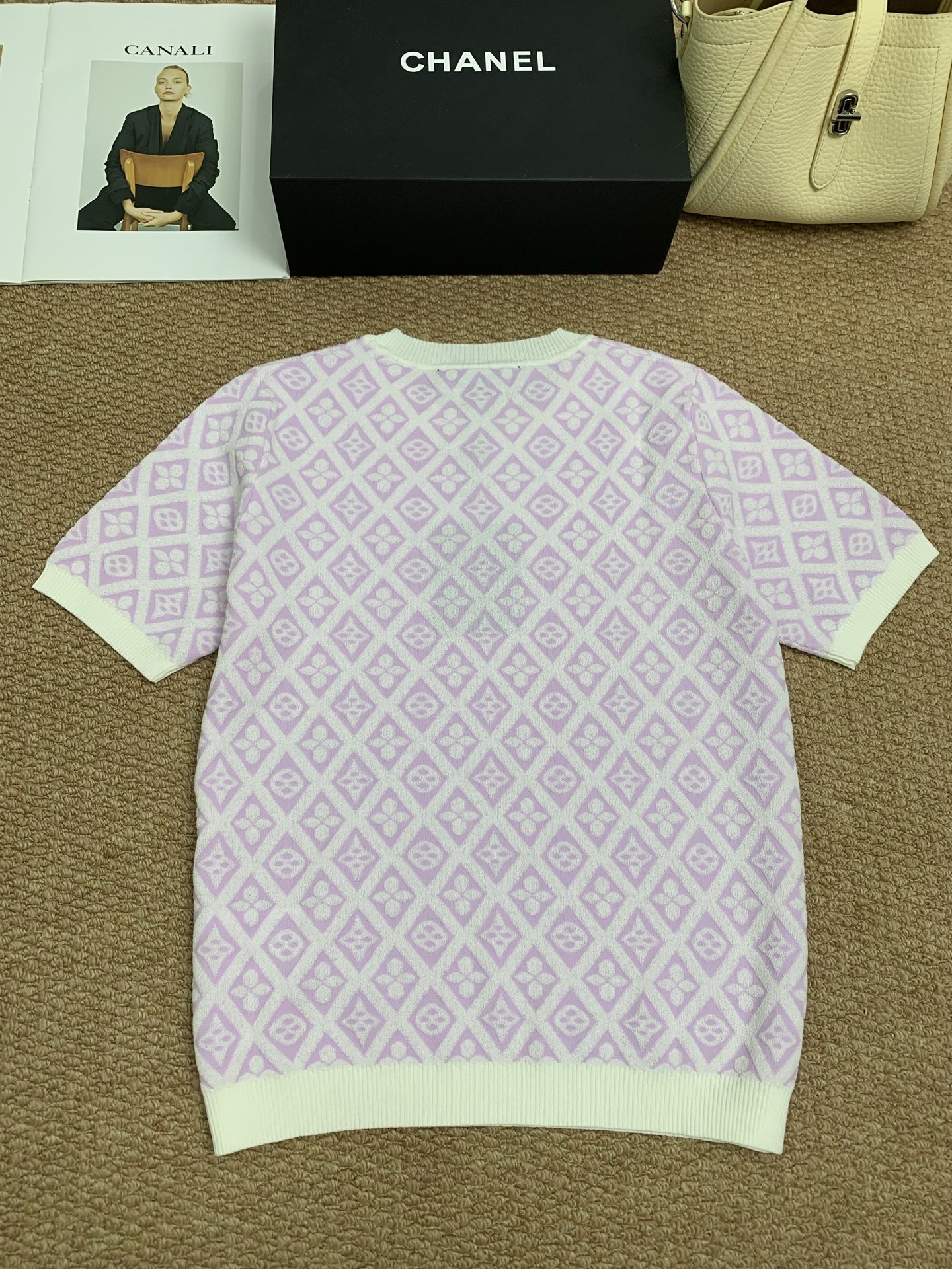 Cheap Louis Vuitton T-Shirts for Women in 213738, $30 USD- [IB213738] - Replica Louis Vuitton T-Shirts for Women