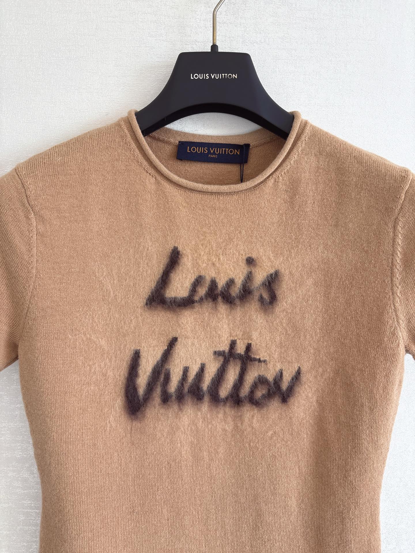 Cheap Louis Vuitton T-Shirts for Women in 213747, $30 USD- [IB213747] - Replica Louis Vuitton T-Shirts for Women