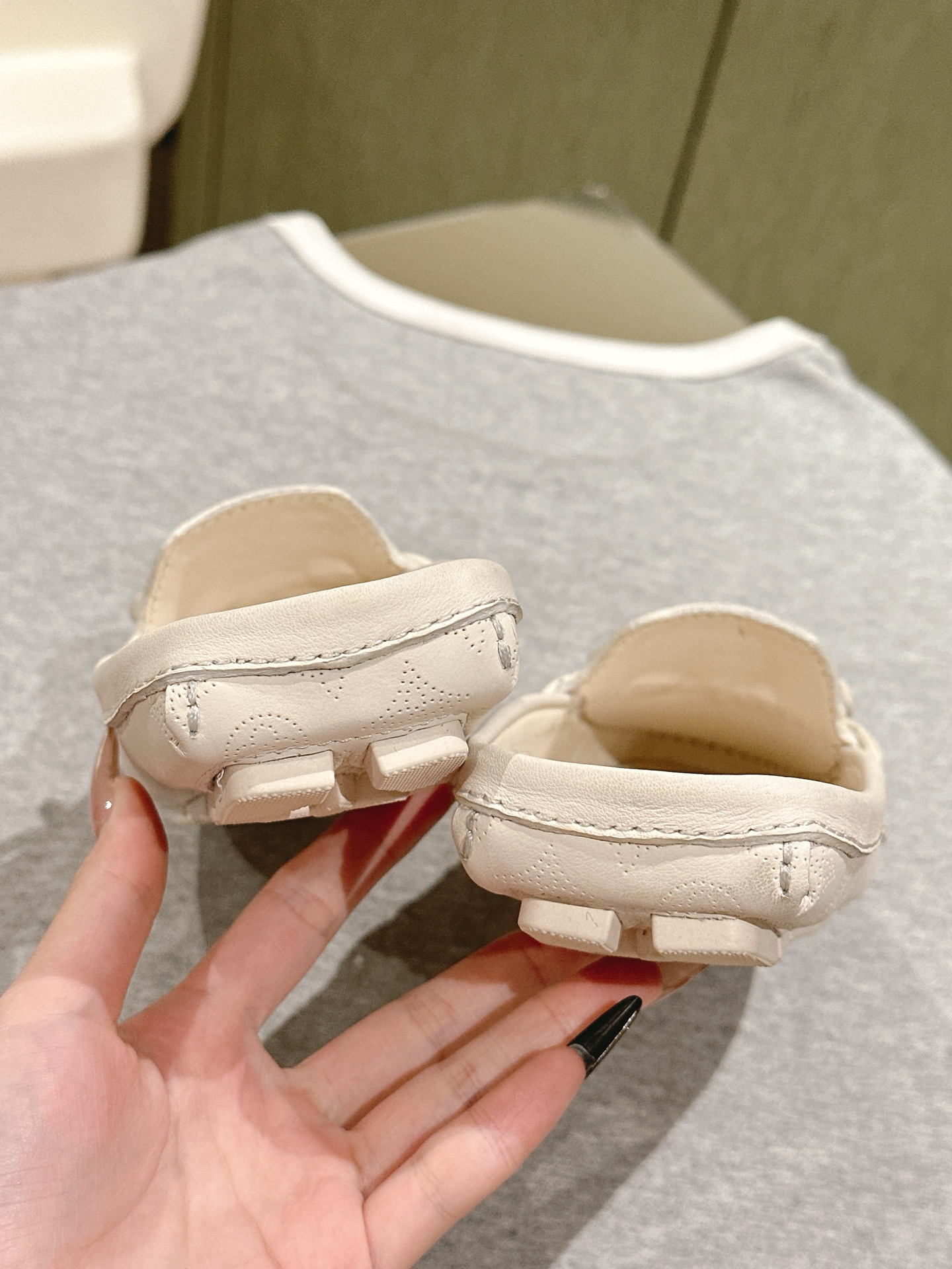 Cheap Louis Vuitton Loafers For Women in 213748, $60 USD- [IB213748] - Replica Louis Vuitton Loafers For Women