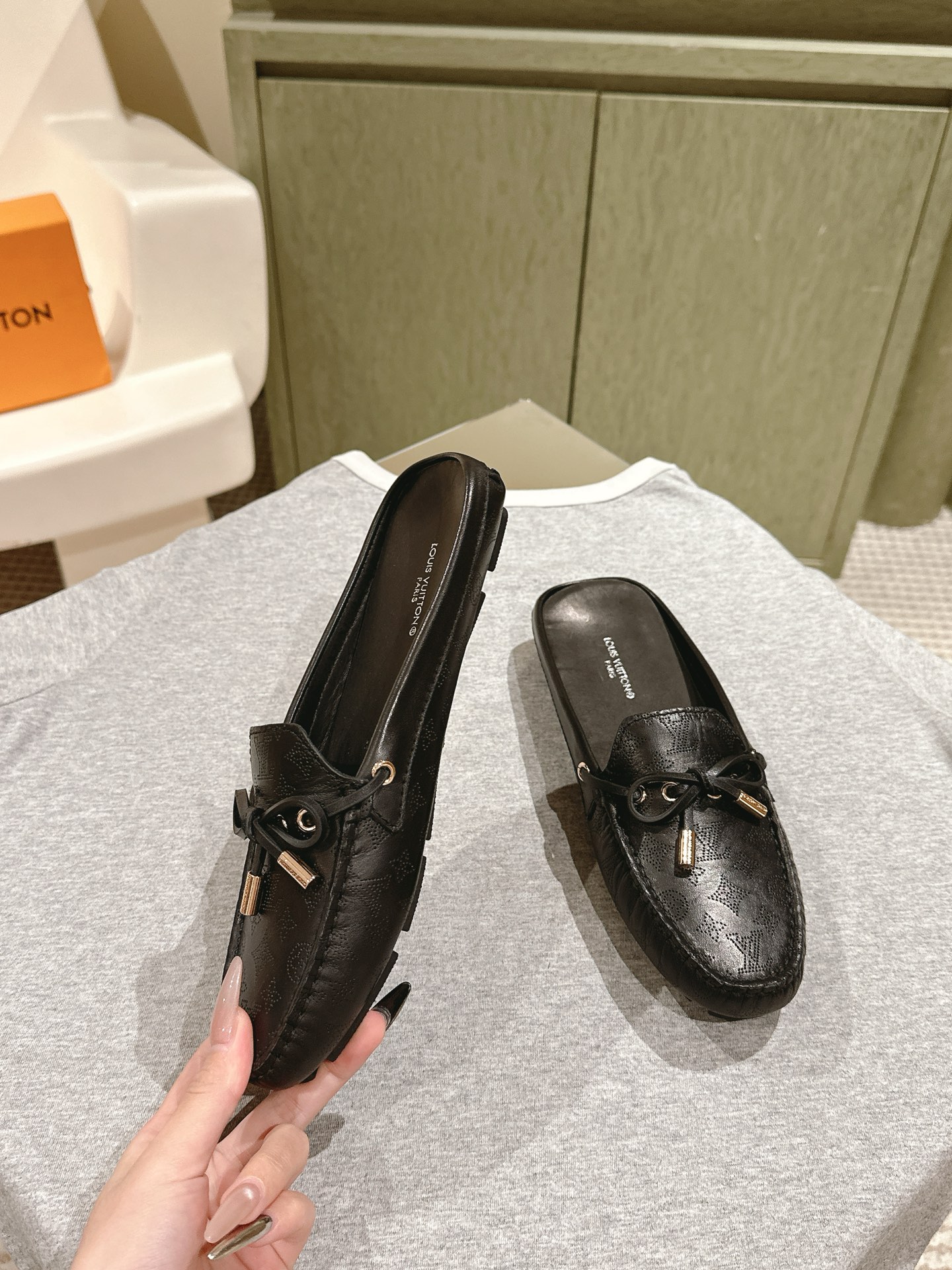 Cheap Louis Vuitton Loafers For Women in 213750, $60 USD- [IB213750] - Replica Louis Vuitton Loafers For Women