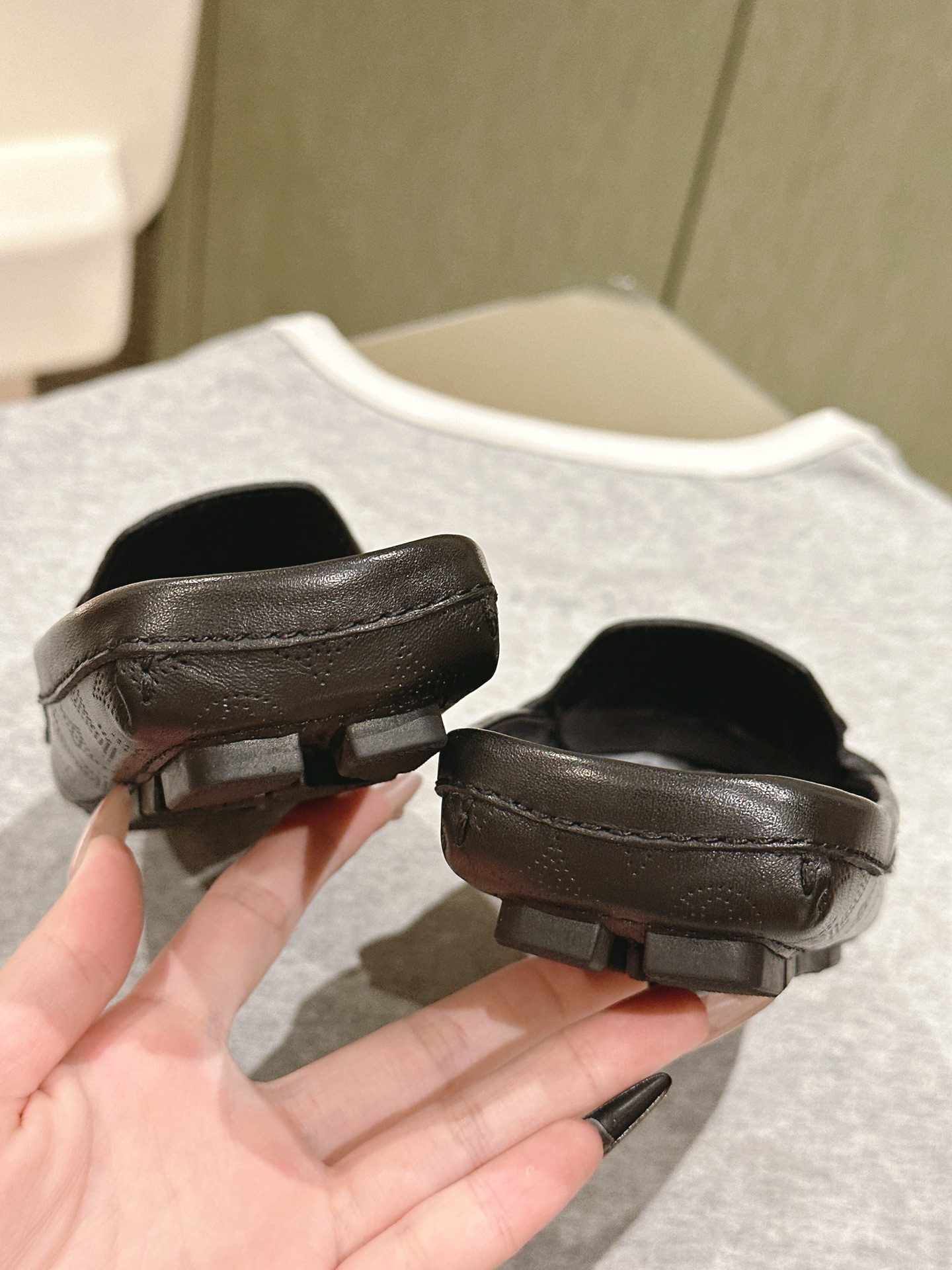 Cheap Louis Vuitton Loafers For Women in 213750, $60 USD- [IB213750] - Replica Louis Vuitton Loafers For Women
