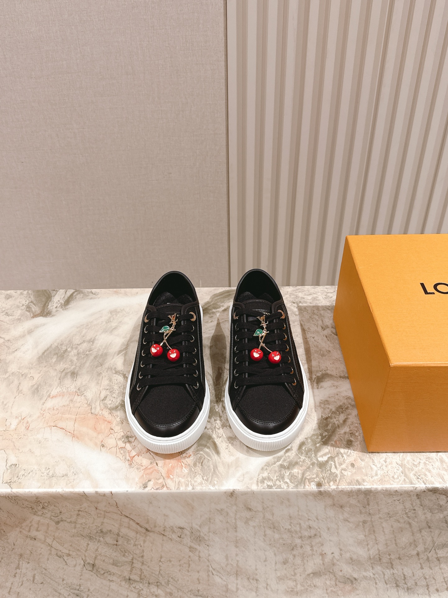 Cheap Louis Vuitton Sneakers For Men in 213762, $90 USD- [IB213762] - Replica Louis Vuitton Sneakers For Men