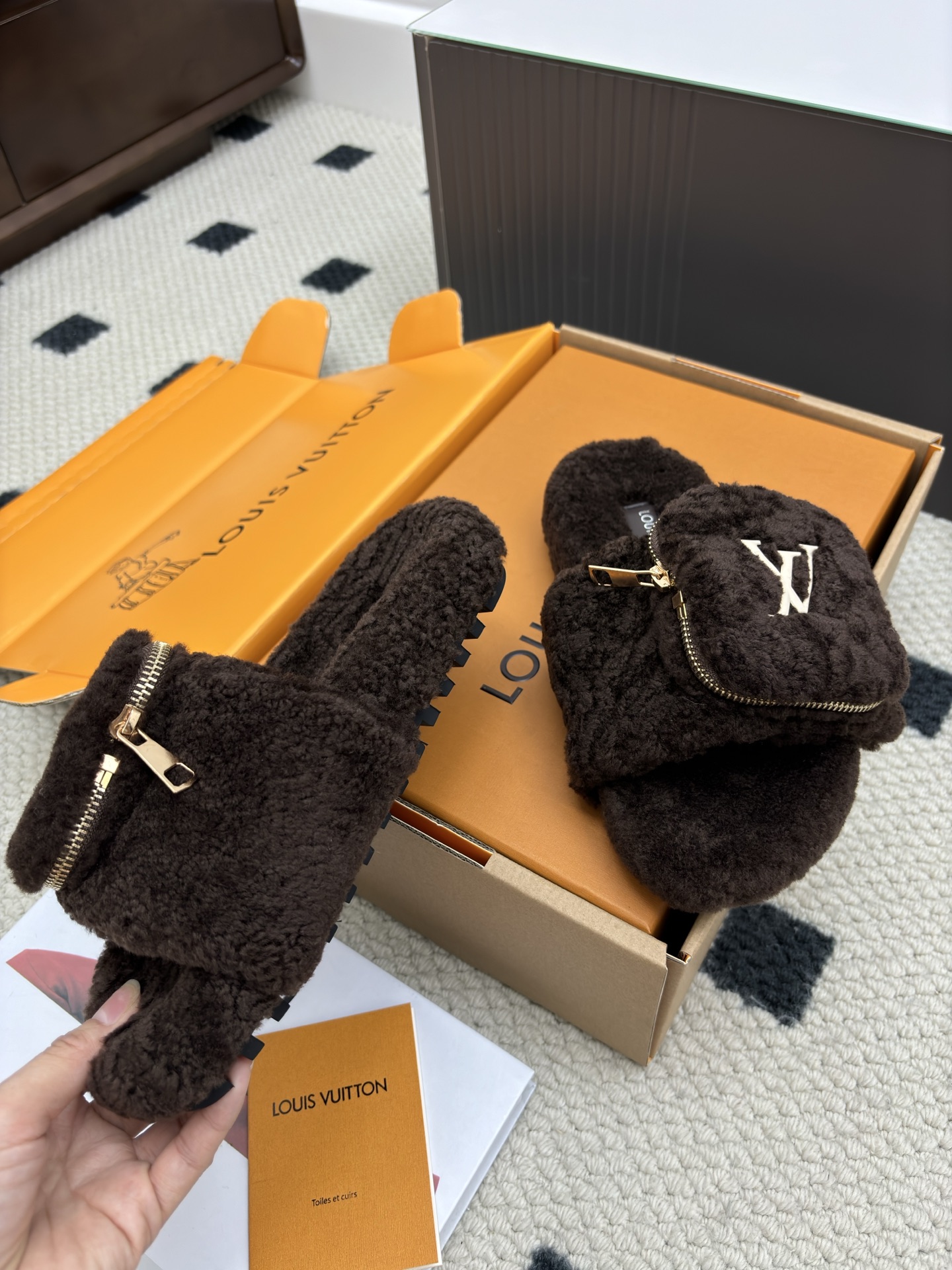 Cheap Louis Vuitton Slippers For Women in 213768, $60 USD- [IB213768] - Replica Louis Vuitton Slippers For Women