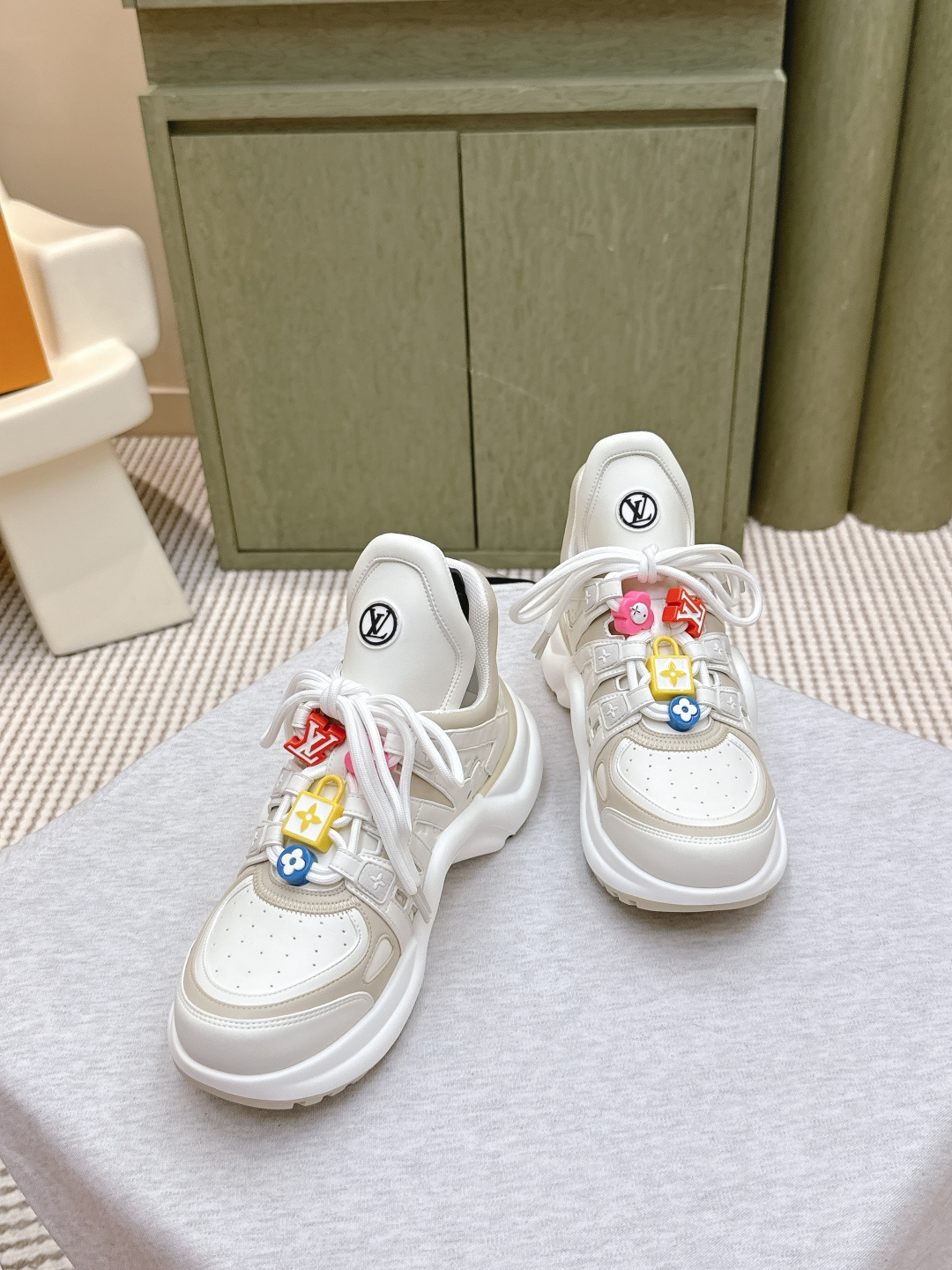 Cheap Louis Vuitton Sneakers for women in 213769, $120 USD- [IB213769] - Replica Louis Vuitton Sneakers for women
