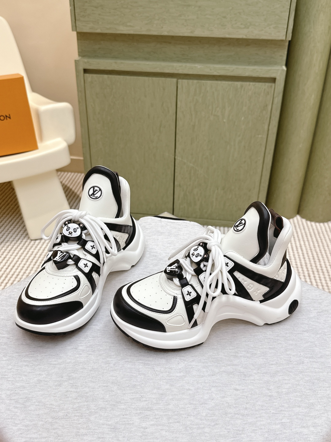 Cheap Louis Vuitton Sneakers for women in 213772, $120 USD- [IB213772] - Replica Louis Vuitton Sneakers for women