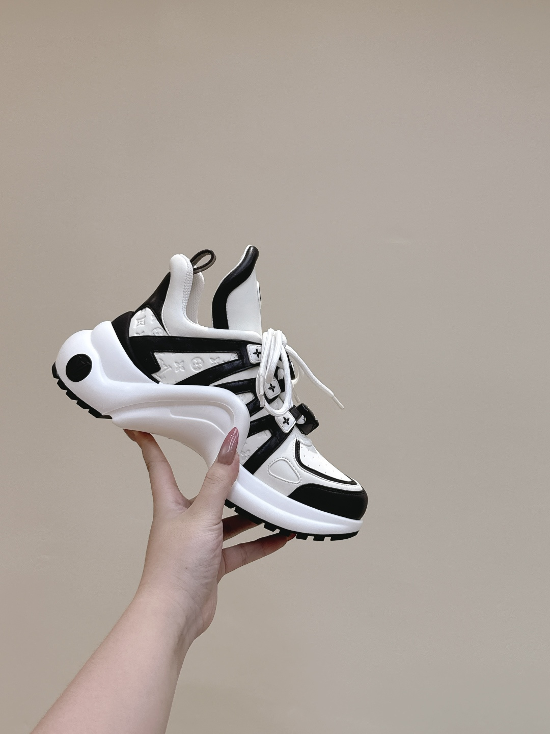 Cheap Louis Vuitton Sneakers for women in 213772, $120 USD- [IB213772] - Replica Louis Vuitton Sneakers for women