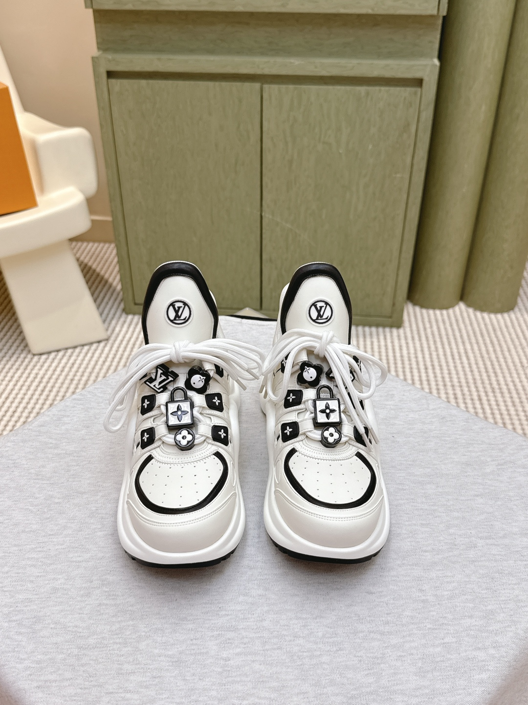 Cheap Louis Vuitton Sneakers for women in 213773, $120 USD- [IB213773] - Replica Louis Vuitton Sneakers for women