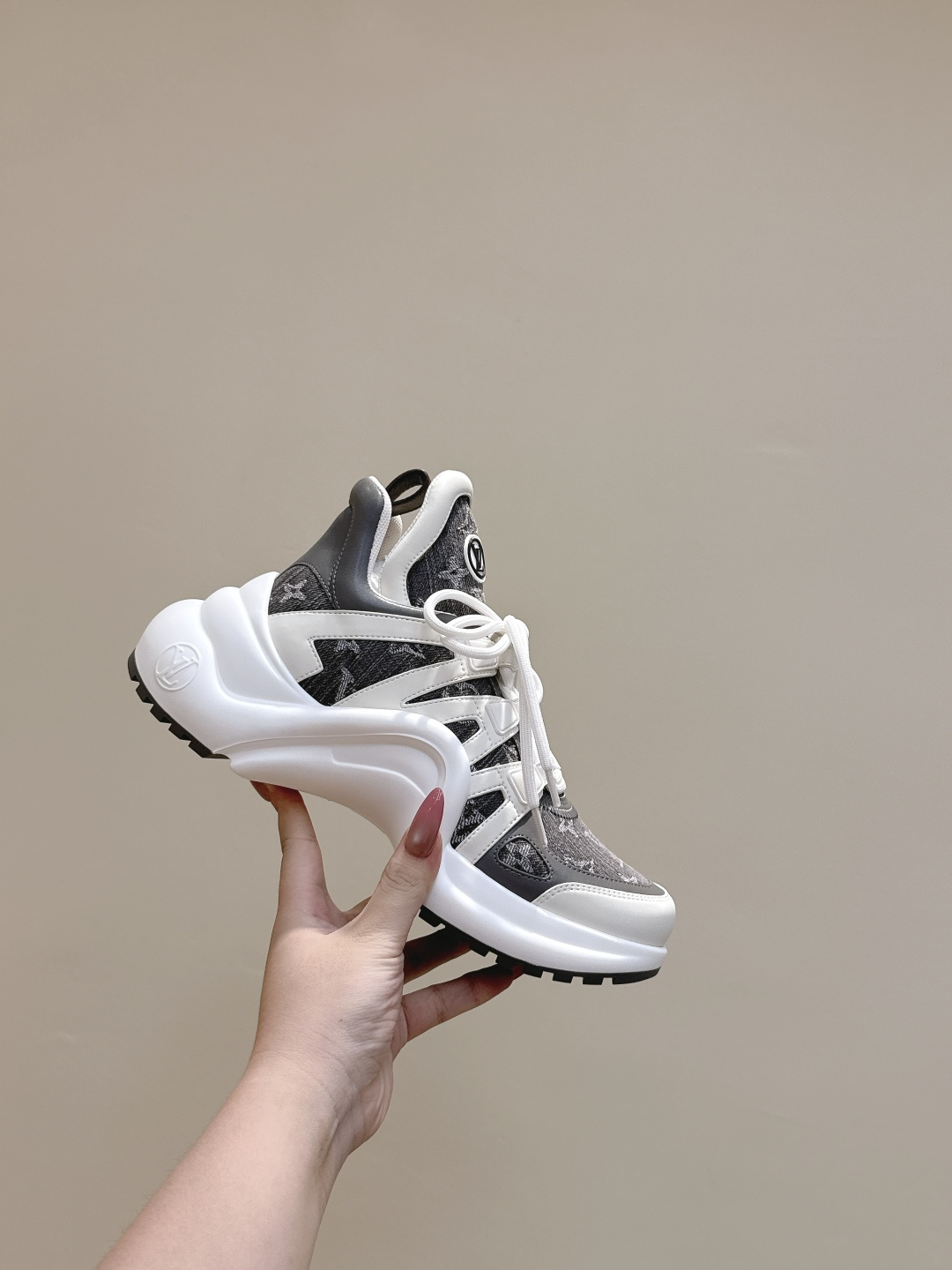 Cheap Louis Vuitton Sneakers for women in 213778, $120 USD- [IB213778] - Replica Louis Vuitton Sneakers for women