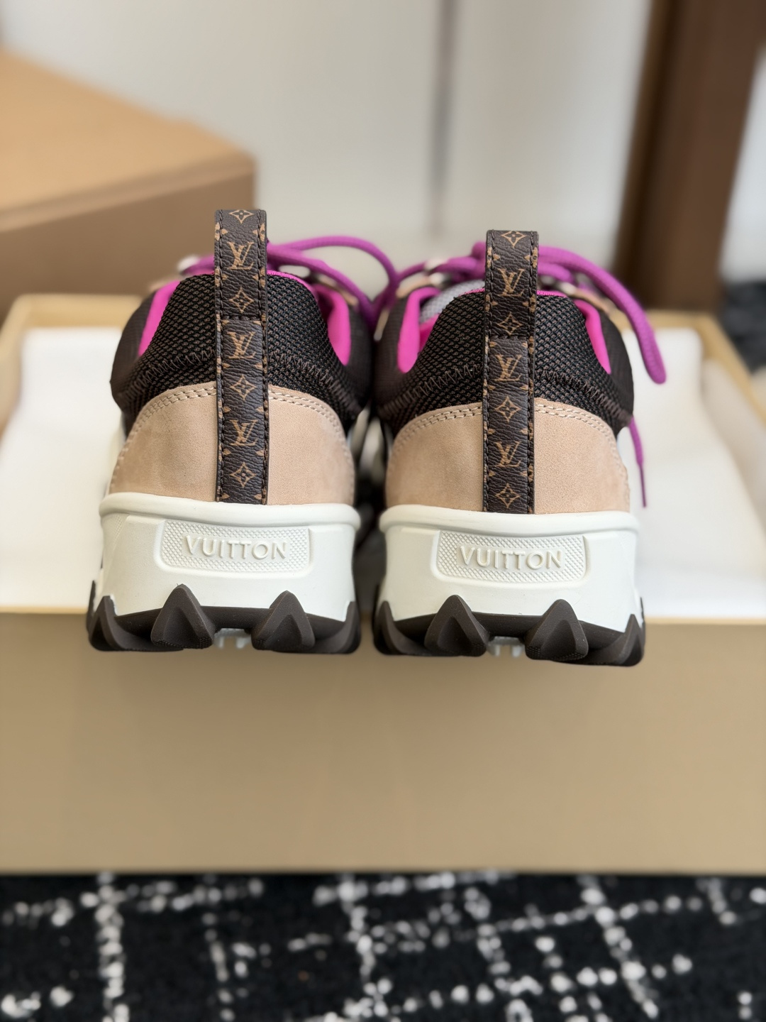 Cheap Louis Vuitton Sneakers for women in 213793, $120 USD- [IB213793] - Replica Louis Vuitton Sneakers for women