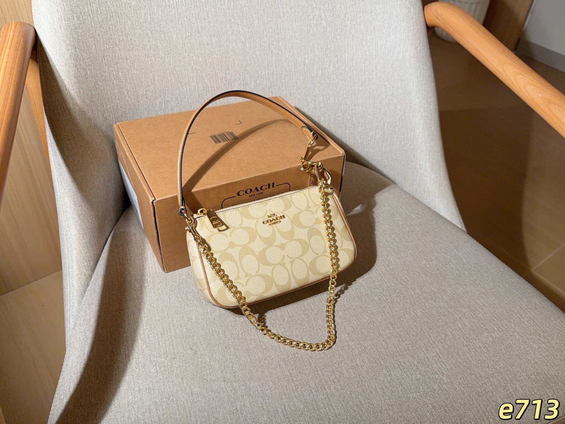 Cheap Coach Handbags in 213857, $45 USD- [IB213857] - Replica Coach Cross Bags