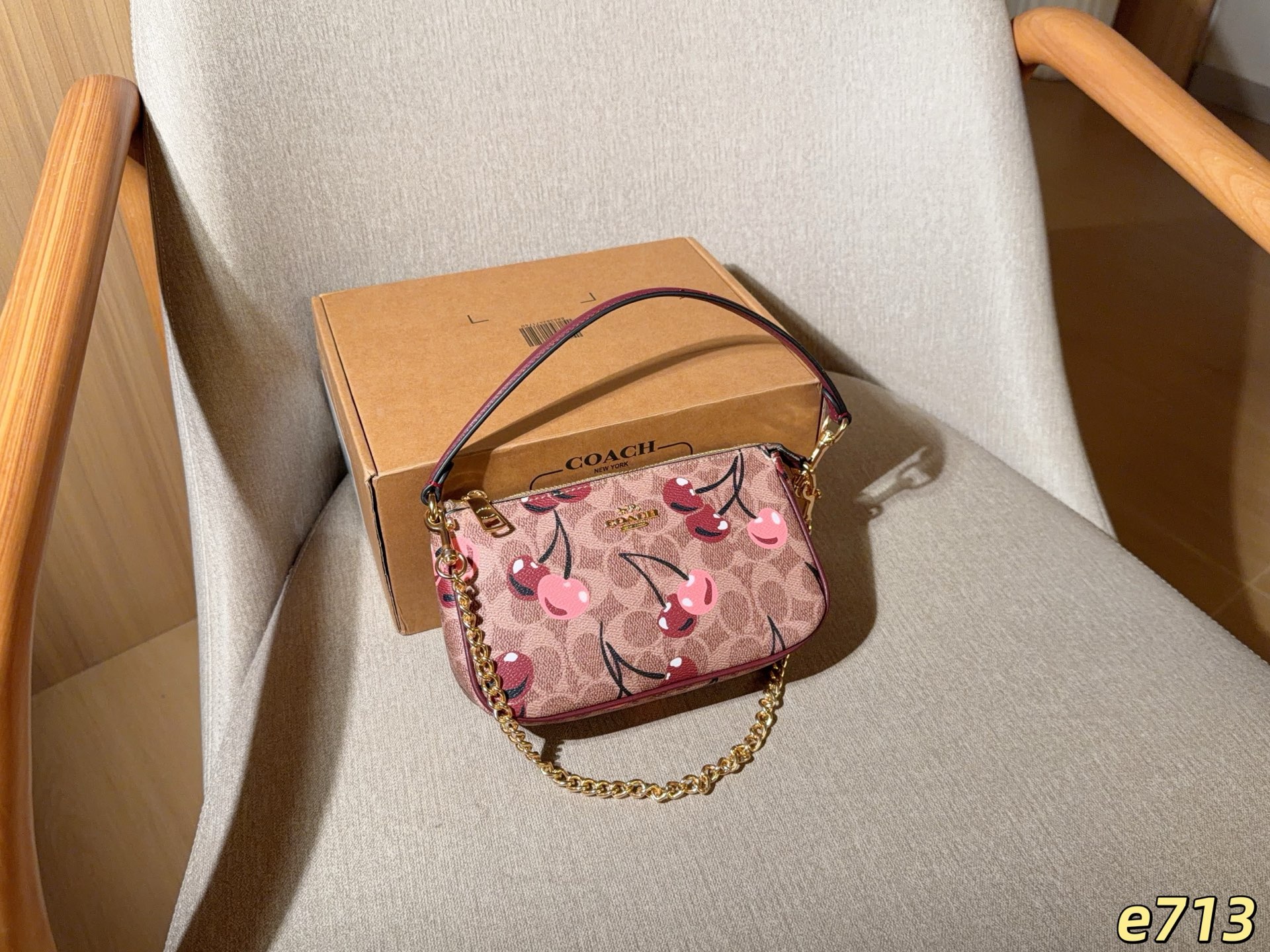 Cheap Coach Handbags in 213872, $45 USD- [IB213872] - Replica Coach Cross Bags