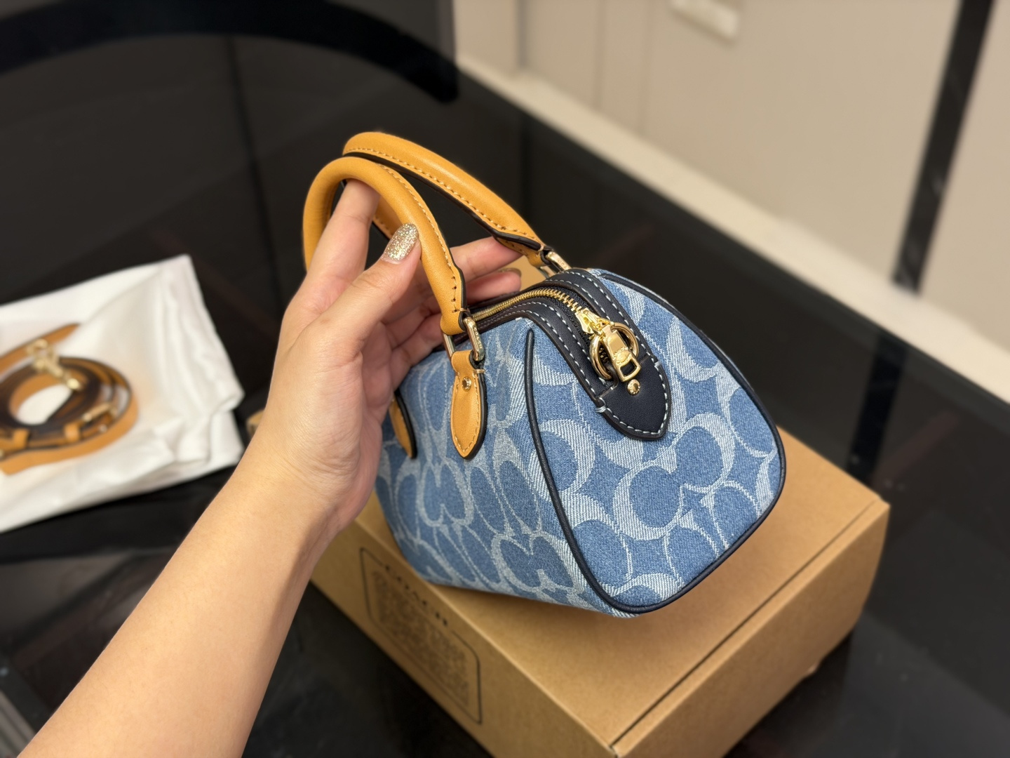 Cheap Coach Cross Bags in 213997, $50 USD- [IB213997] - Replica Coach Cross Bags