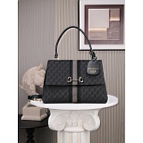Gucci AAA Quality Handbags in 210545