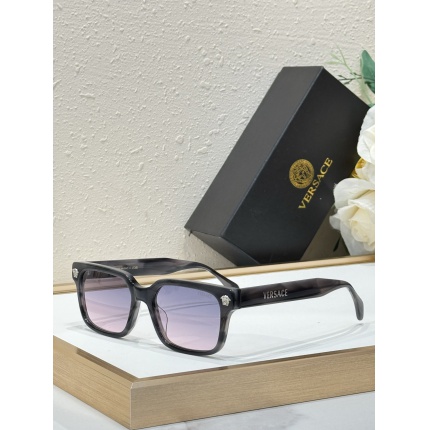 Versace AAA Quality Sunglasses in 214826