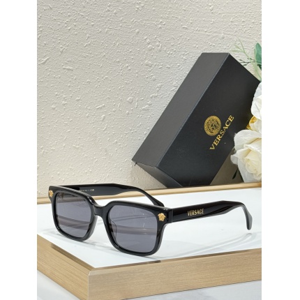 Versace AAA Quality Sunglasses in 214830
