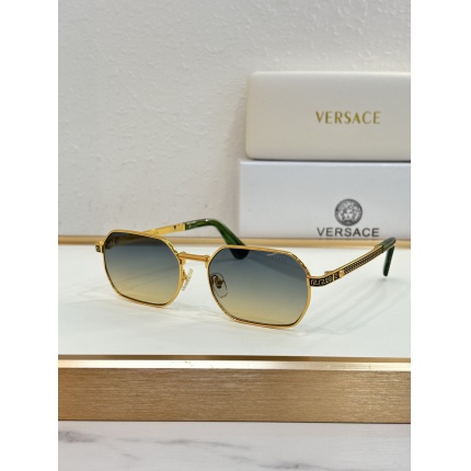 Versace AAA Quality Sunglasses in 214846