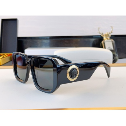 Versace AAA Quality Sunglasses in 214860