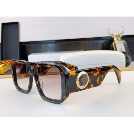Versace AAA Quality Sunglasses in 214861