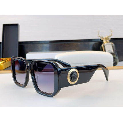 Versace AAA Quality Sunglasses in 214863