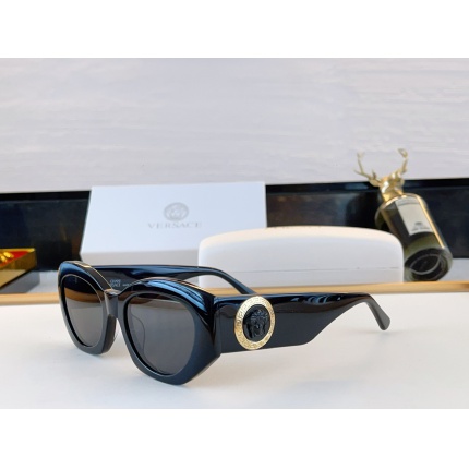 Versace AAA Quality Sunglasses in 214867