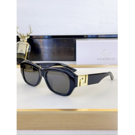 Versace AAA Quality Sunglasses in 214878