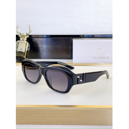 Versace AAA Quality Sunglasses in 214879