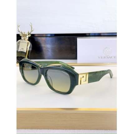 Versace AAA Quality Sunglasses in 214880