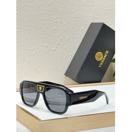Versace AAA Quality Sunglasses in 214886