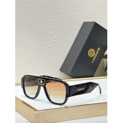 Versace AAA Quality Sunglasses in 214888