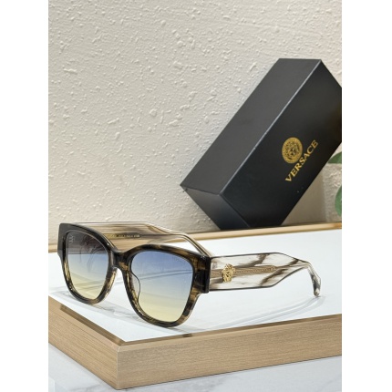 Versace AAA Quality Sunglasses in 214902