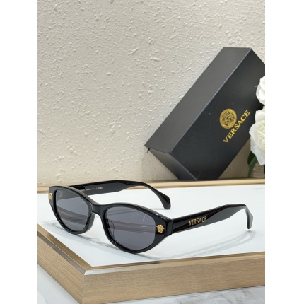 Versace AAA Quality Sunglasses in 214911