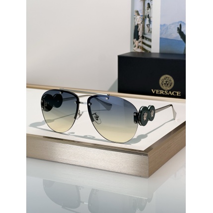 Versace AAA Quality Sunglasses in 214921