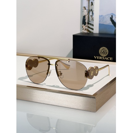 Versace AAA Quality Sunglasses in 214924